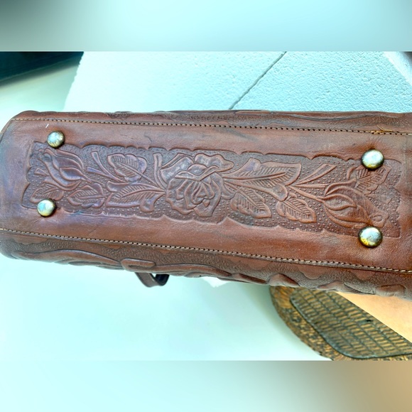 VINTAGE Boho 60-70’s hippy, embossed rose, rich brown leather S-M handbag - Picture 9 of 16